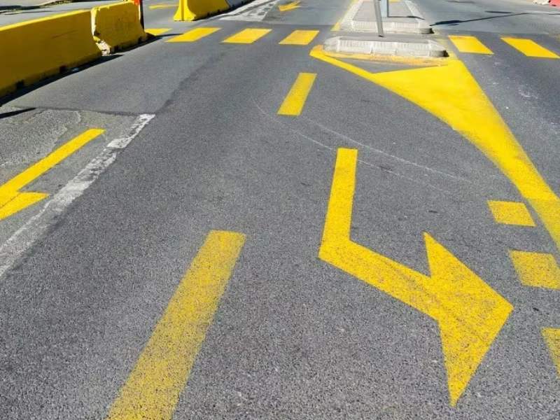 Machine professionnelle de marquage routier temporaire
